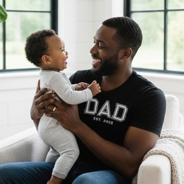 Camiseta Dad Established Bold White Year New Dad Gift (Criador carregado)