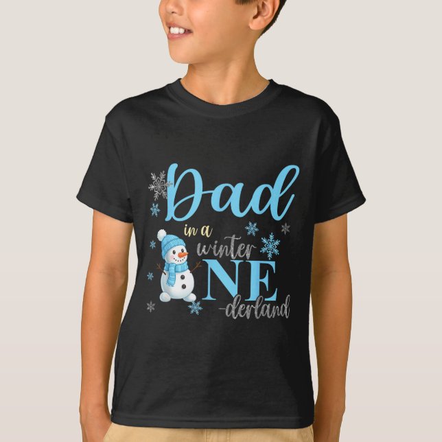 Camiseta Dad In A Winter Onederland Birthday Boy Girl Cute  (Frente)