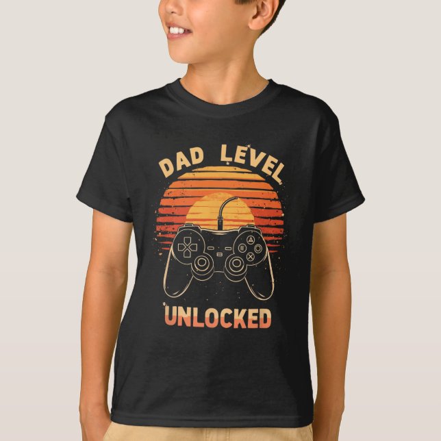 Camiseta Dad Level Unlocked Funny Retro New Dad Gamer  (Frente)