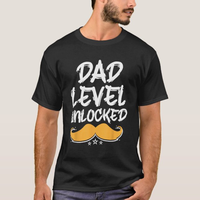 Camiseta Dad Level Unlocked Parents Conservative Mom Dad Pr (Frente)