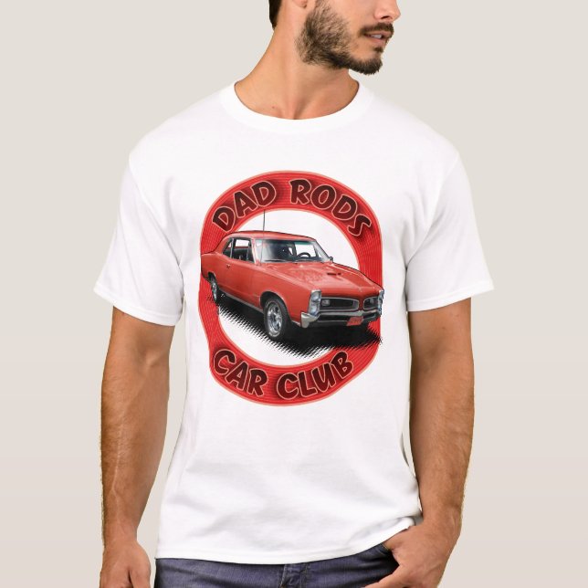 Camiseta Dad Rods Car Club Red Goat Car T-Shirt (Frente)