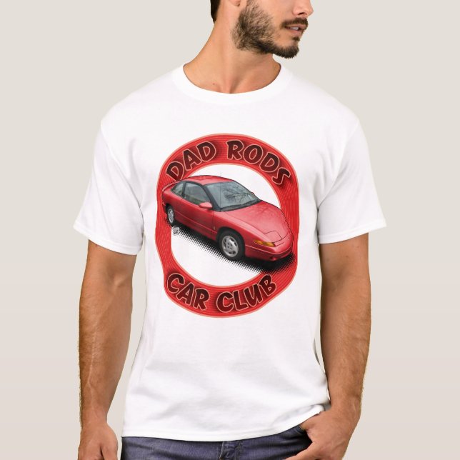 Camiseta Dad Rods Car Club Red Saturn Coupe Car T-Shirt (Frente)
