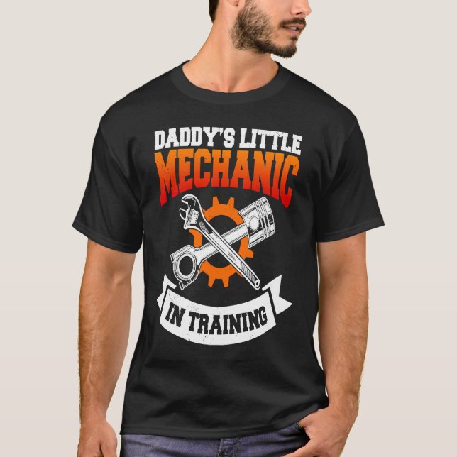 Camiseta Daddy's Little Mechanic In Training Automotive Tec (Frente)