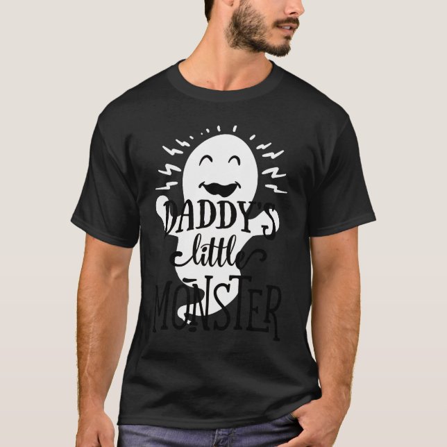 Camiseta Daddy's Little Monster  Halloween  Ghost  Black Le (Frente)