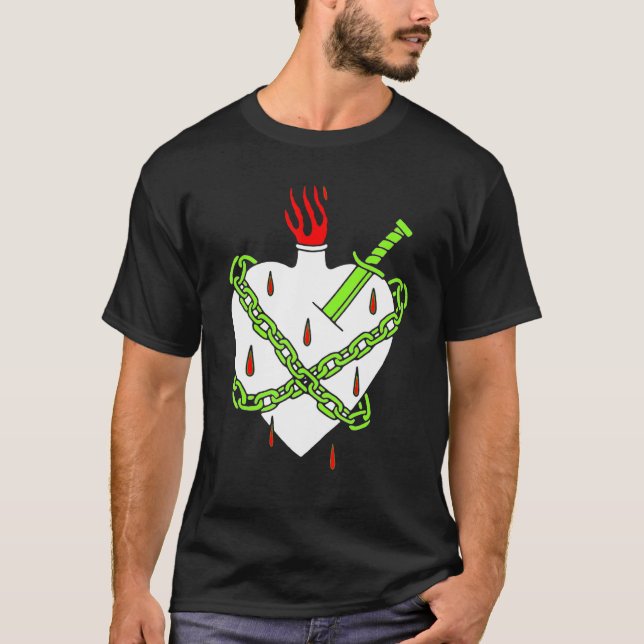 Camiseta Dagger Plantado Em Coração Branco Com Chama Vermel (Frente)