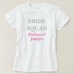 Camiseta Damas de Honra Rosa Casamento Personalizado Desped<br><div class="desc">Bela caligrafia,  camiseta rosa de Dama de Honra. Perfeita para camiseta de papel de Casamento. Equipe da Noiva.</div>