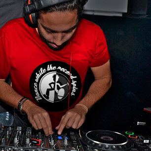 Camiseta Dançar enquanto o registro gira t-shirt retro gráf