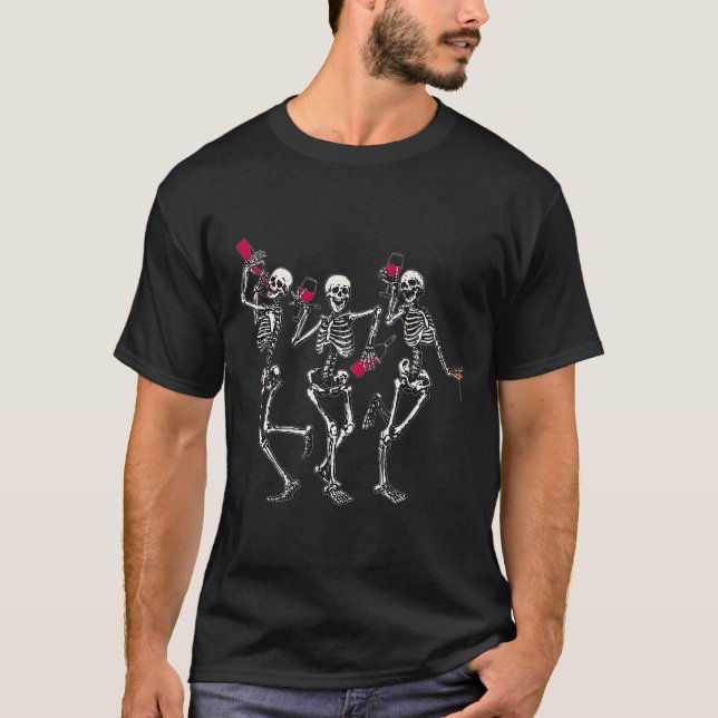 Camiseta Dancing Skeletons Drinking Wine Lover Funny Hallow (Frente)