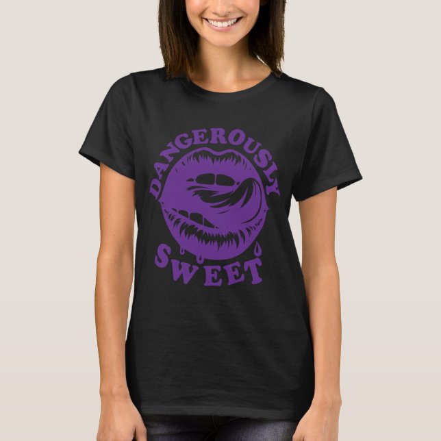 Camiseta Dangerously Sweet: Halloween Lips Tee (Frente)