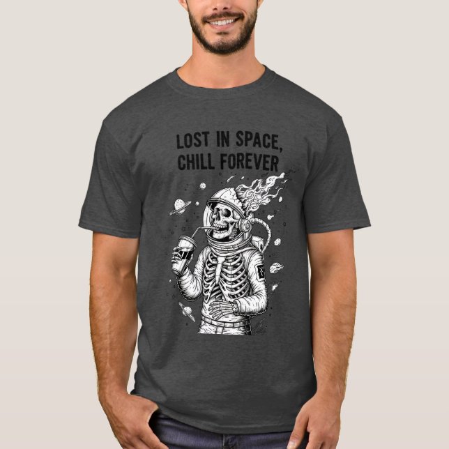 Camiseta Dark Skeleton Astronaut in Space Drinking  (Frente)