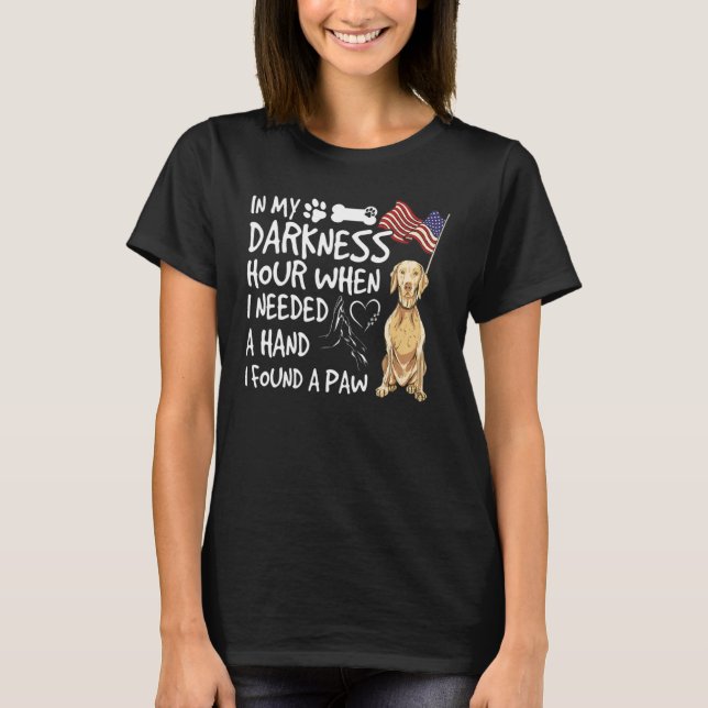 Camiseta Darkest Hour When Needed A Hand I Found A Paw Fun  (Frente)