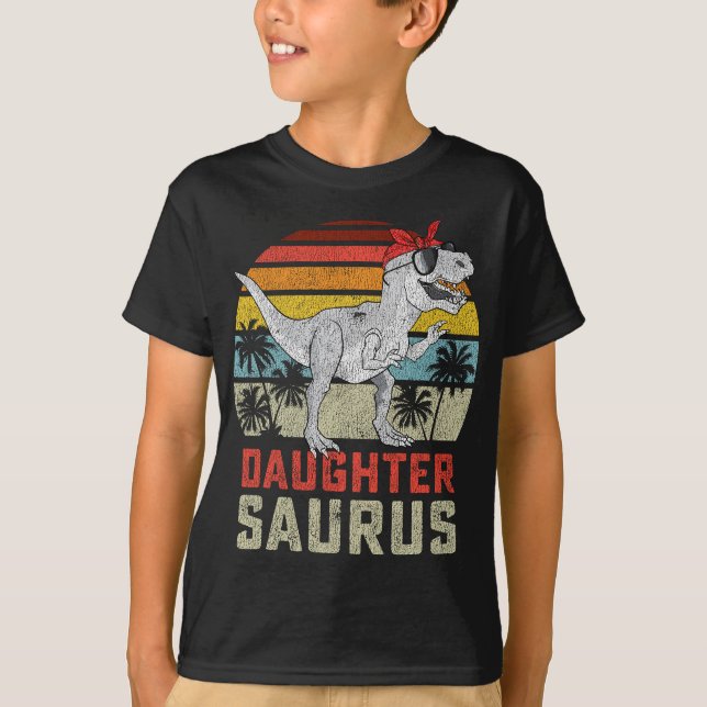 Camiseta Daughtersaurus TRex Dinossaur Filha Saurus Famil (Frente)