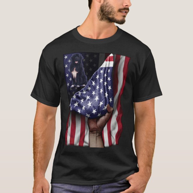 Camiseta Day Of Independence US Flag Newfoundland Dog (Frente)