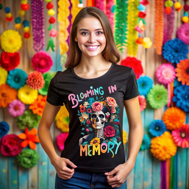 Camiseta Day of the dead, Blooming in memory (Criador carregado)
