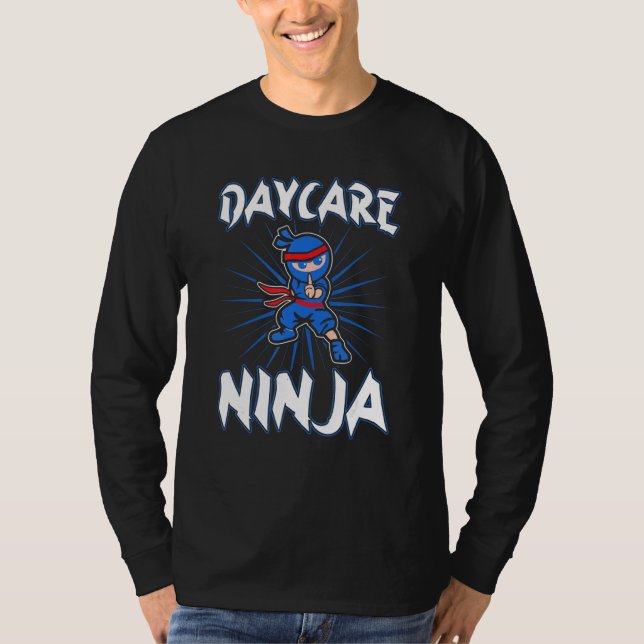 Camiseta Daycare Ninja Babá Professora de Cuidados Infantis (Frente)