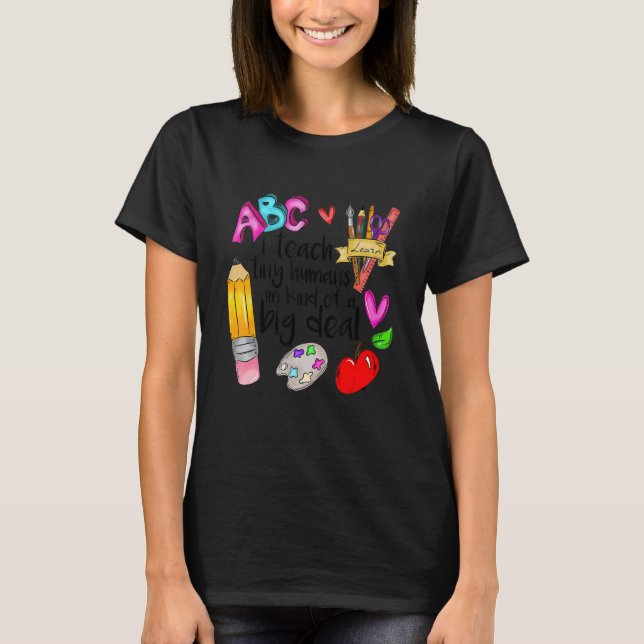 Camiseta Daycare Teacher I Teach Tiny Humans I'm Kind Of Bi (Frente)