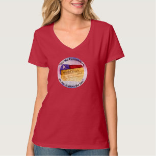 Camiseta "de acordo com a Constituição, ninguém está acima 