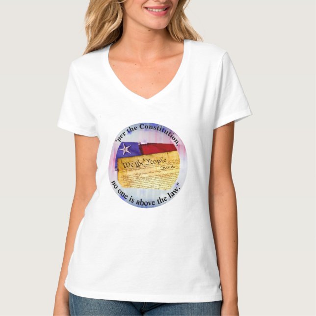 Camiseta "de acordo com a Constituição, ninguém está acima  (Frente)
