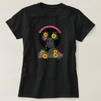 Camiseta de Afirmação Floral Ama a Ti Mesma | Empo