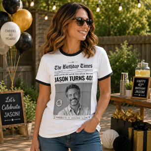 Camiseta de aniversario personalizada com jornal v