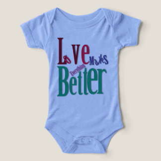 Camiseta de Bebê Amor Torna Tudo Melhor