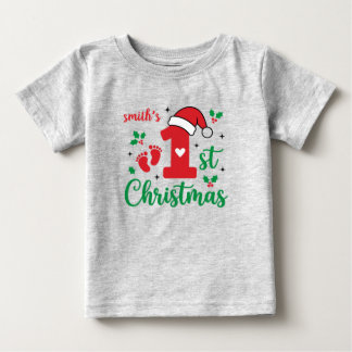 Camiseta de bebê para o primeiro Natal com pegadas