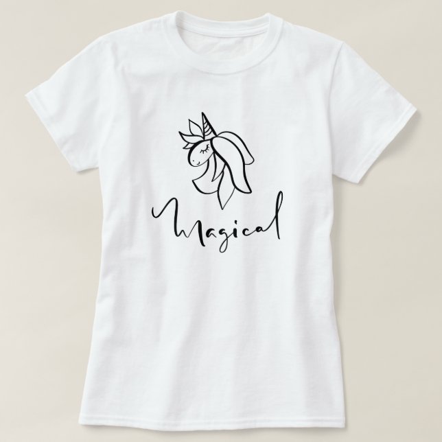 Camiseta de Caligrafia Mágica do Unicórnio (Frente do Design)