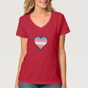 Camiseta de corações do orgulho transgênero
