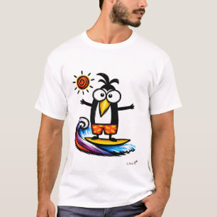 Camiseta de desenho animado de pinguim surfando en