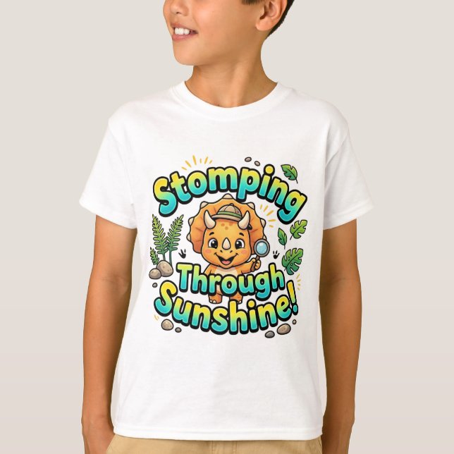Camiseta de Dinossauro Fofo 'Pisando no Sol' |  (Frente)