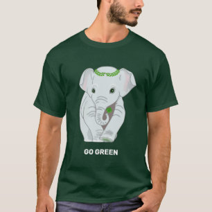 Camiseta de Elefante Segurando um Trevo de Quatro