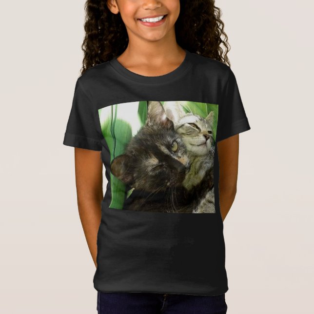 Camiseta de gatinhos fofos se aconchegando (Frente)