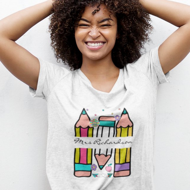 Camiseta de lápis de nome de professor colorido (Criador carregado)