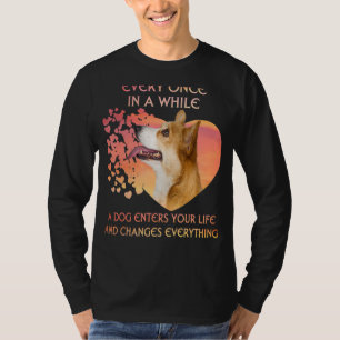 Camiseta De Vez Em Quando Um Corgi Entra Em Você
