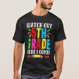 Camiseta De Volta À Escola Assista À 5 Aqui Eu Vim Fora