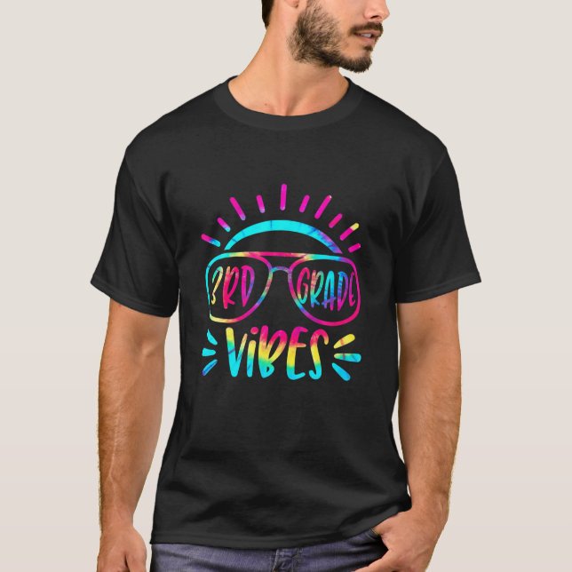 Camiseta De Volta À Escola, Grau 3Rd, Vibes, Coluna Tie Dye (Frente)