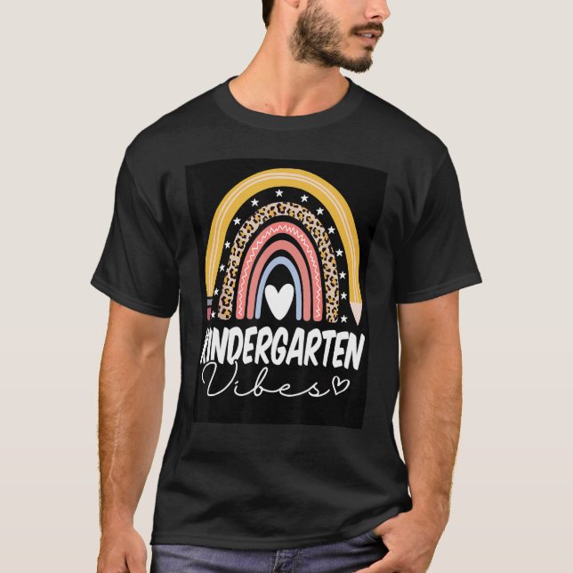 Camiseta De Volta À Escola O Arco-Íris Vibre Professora (Frente)