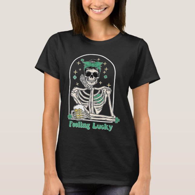 Camiseta Dead Inside Feeling Lucky Skeleton Shamrocks Patri (Frente)