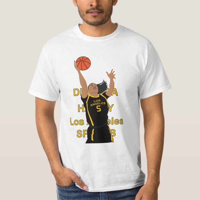 Camiseta Dearica Hamby jogando basquete (Frente)