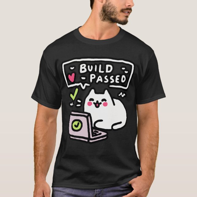Camiseta Debug Cat T-shirt – "Build Passed" Graphic for Cod (Frente)