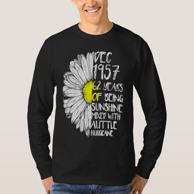 Camiseta DECEMBER Girl Made In 1957 62nd Sunshine Hurricane (Frente)