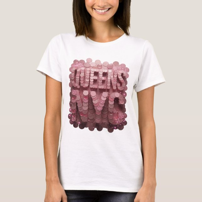 Camiseta Declaração Rosa QUEENS NYC Design de Slogan (Frente)
