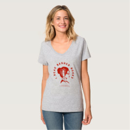 Camiseta decote em V 'EU LEIO LIVROS PROIBIDOS'