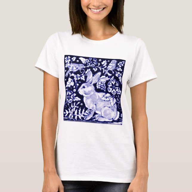 Camiseta Dedham Blue Rabbit, Classic Blue & White Design (Frente)