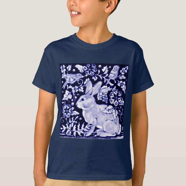 Camiseta Dedham Blue Rabbit, Classic Blue & White Design (Frente)