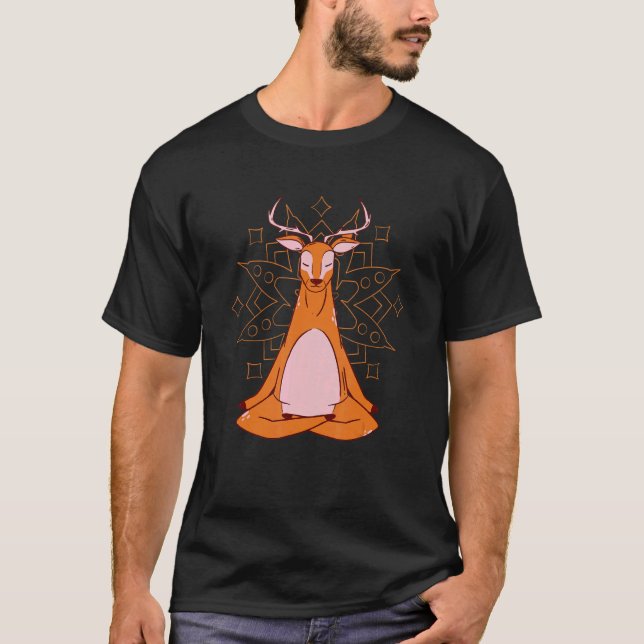 Camiseta Deer at yoga for meditation and mindfulness (Frente)