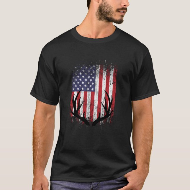 Camiseta Deer Hunting American Flag Whitetail Buck Antlers (Frente)