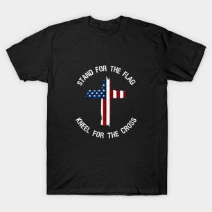 Camiseta Defenda a bandeira, o Kneel para a cruz