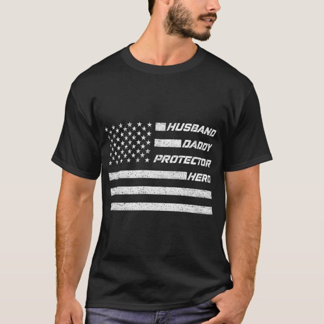Camiseta Defensor do Pai Marido Herói Pais de Bandeiras Ame (Frente)