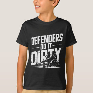 Camiseta Defensores Fazem Sujo Deslizando na Entrada Futebo